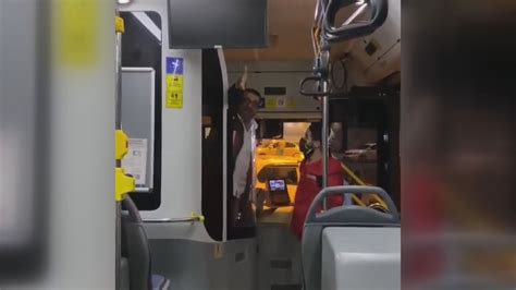 Otobüs şoförü kadın yolcuya saldırdı
